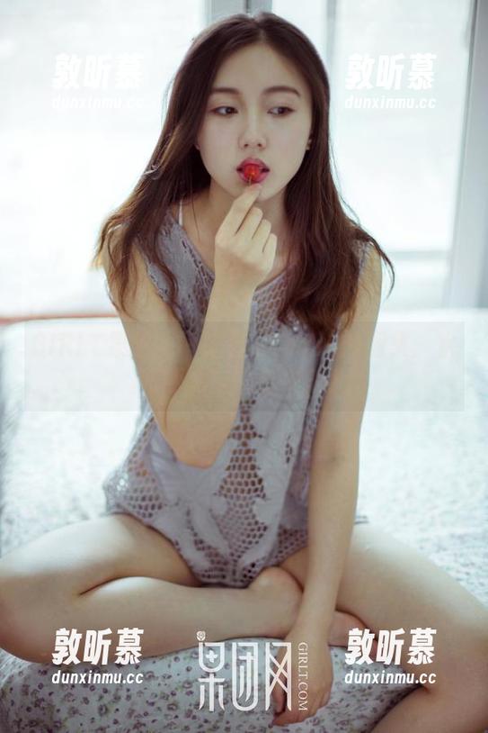 GIRLT果团网 - 妲己_Toxic的图集：水花四溅与浴缸中的我