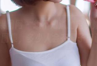 GIRLT果团网 - 想不知道的定制婚纱:看龚玥菲图集,多少人会在镜子前认怂!