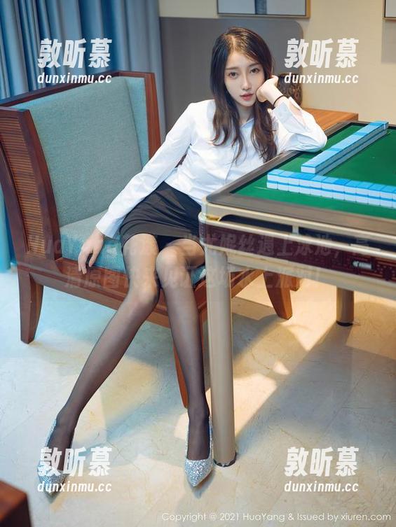 HuaYang花漾 - 当尤妮丝遇上泳池，高清原图快来见证这场水上派对！