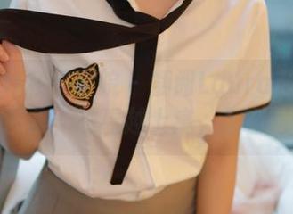 MFStar模范学院 - 翻阅Laura苏雨彤的自拍图集,越看越上瘾,怎么回事?