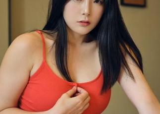 我在第一次翻看这组Pia(피아)的高清作品集，感觉《DJAWA}舒适白色值不值得再看一遍呢？