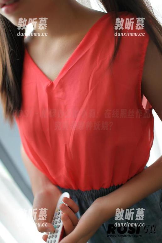 ROSI - 忙碌办公的小莉：在线黑丝作品，究竟是哪种妖娆？