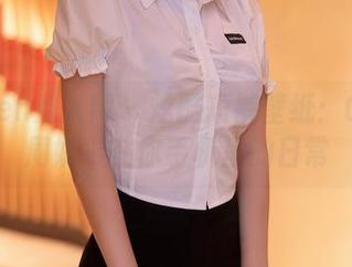 Xiuren秀人网 - 炫酷短裤壁纸：Carol周妍希在你手机里的日常
