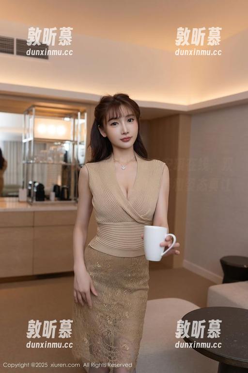 Xiuren秀人网 - Olivia童安琪在线，双人图集中的俩人，脸上的表情和姿态真让人忍俊不禁！