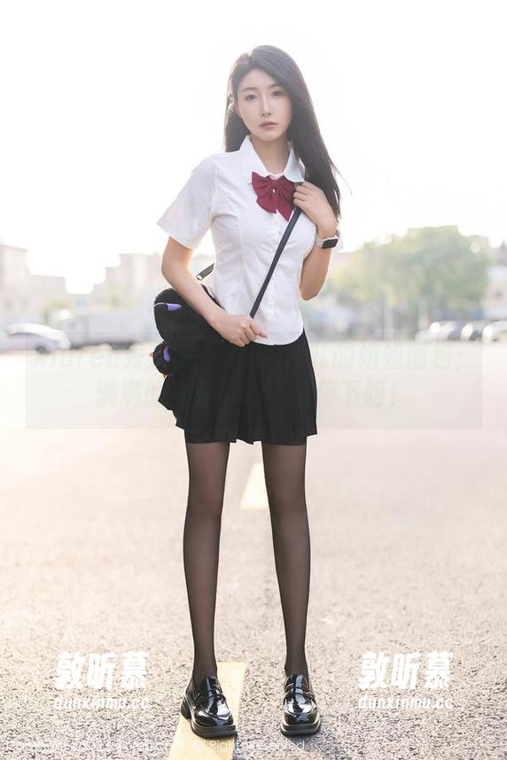 Xiuren秀人网 - Yuki鱼儿的姐姐图包：满满的美丽下载，别停下呀！
