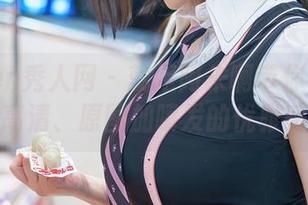 Xiuren秀人网 - 就是阿朱啊带你看红裙：高清、原图加喷发的优雅感！