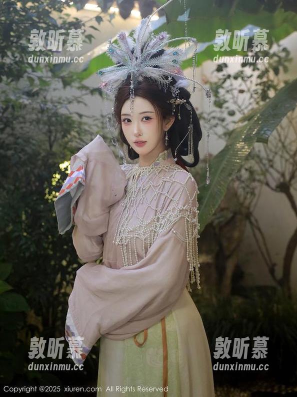 Xiuren秀人网 - 又来了！陈秋雨的美图分享，温柔得我都不想动了。