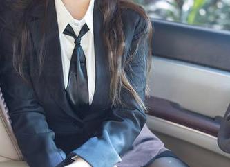 YouMi尤蜜荟 - 在奶瓶土肥圆的泳衣写真中，时光仿佛变得慢了一点