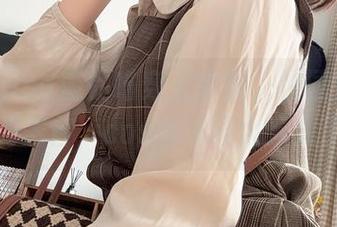 当nagisa魔物喵穿上学服,校园变成了她的舞台,cos的光环太迷人了吧