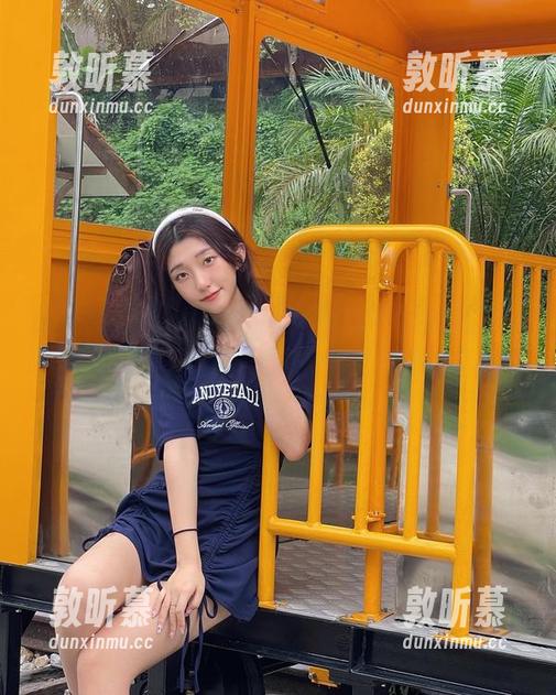 白衬衫+roroki骷髅姬=意想不到的魅力组合｜最新写真集中见真章