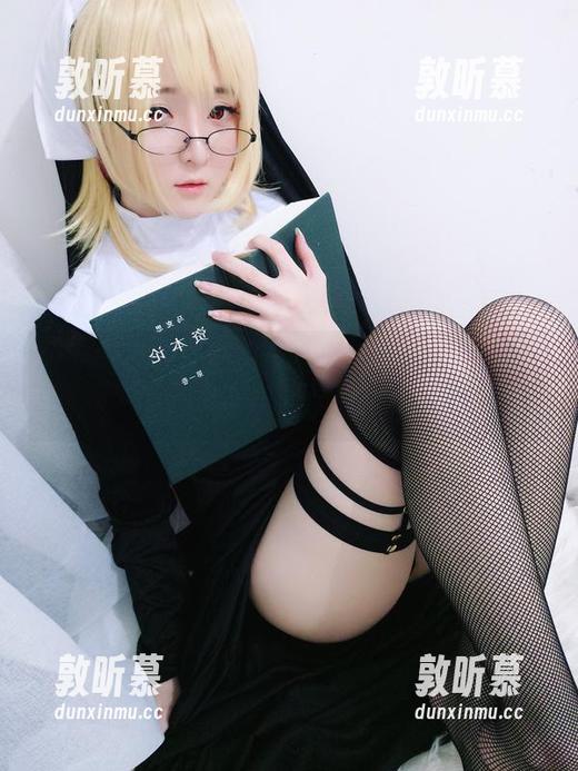 分享一小央泽图包：优雅表面下的坏女人，放飞自我的日常！