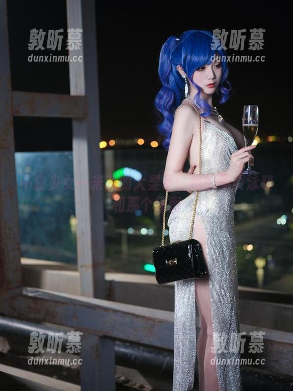 不良少女一米八的大梨子：她的黑贞泳装和那个原图