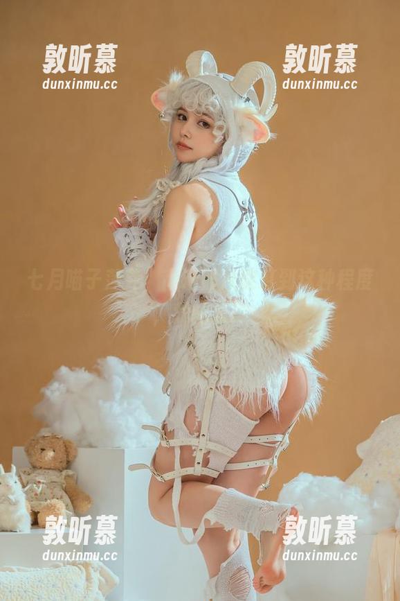 七月喵子萍萍，高清照片能打到这种程度，我的天！