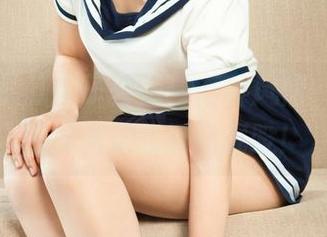 丽柜 - 最新团子套图:万种风情,顺便教你如何优雅挪动屁股!