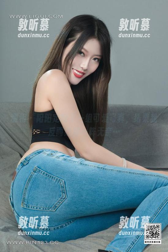 丽柜 - 阳阳定制了一组可爱写真，结果我反而感到一阵无奈…