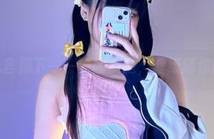 迷失在九言脚下——原图美腿，壁纸随你随便换！