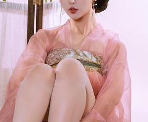 原图里的云溪溪奶桃:甜罚又双全,壁纸版简直无法抵挡