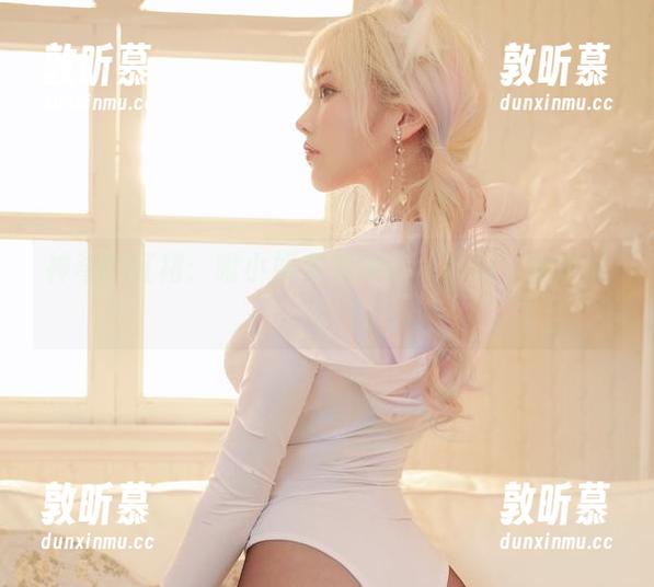 神奇的红裙：啾小妍实力演绎‘福利’新定义！