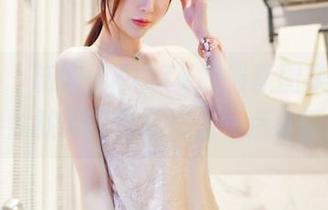 嗲囡囡 - 施忆佳KITTY的最新图集,校园里的默默无闻也有那么一点小惊喜。