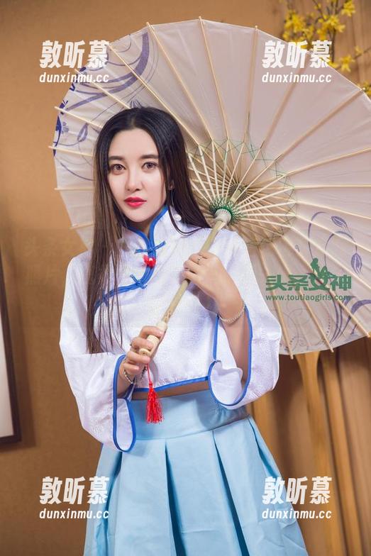 头条女神 - 曼苏拉娜的彩子篮球宝贝定制照片，携柔情与运动帅气，图一出，众人皆惊叹！
