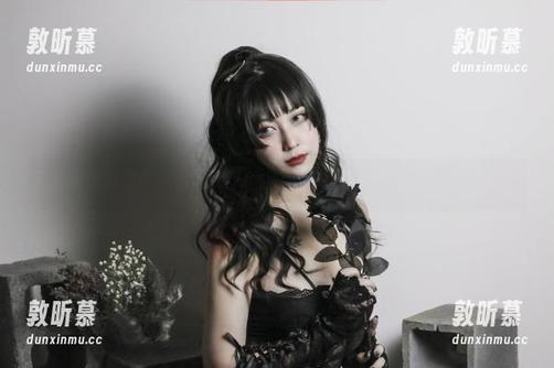 皮衣图包第一眼，看得我这小心肝颤一下，奇行家狗崽真会玩…