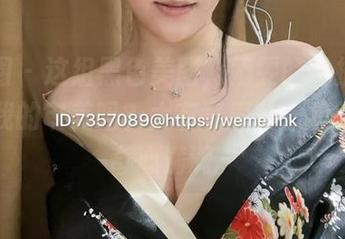 微密圈 - 这组黑色美图，奶雯的私拍是要挑战我的审美吗？太有意思了，看得我好奇心满满。
