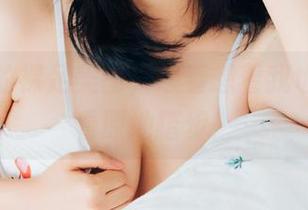 宋哈娜的裸足美图,想着想着我也想试试看原地踏步!