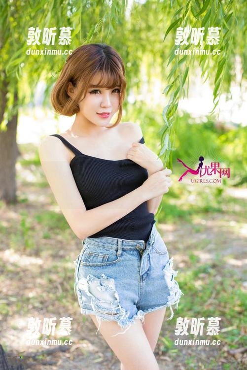 尤果网 - 苏糯米最新写真：女神级别的美，但其实我在吃薯片！