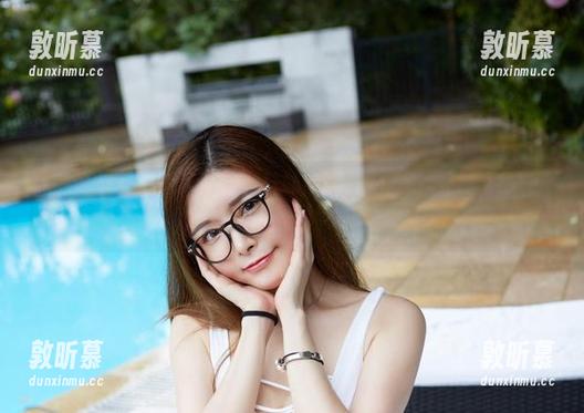 尤物馆 - 兔子Nina和她的妹妹，观看这作品，竟然让我想到了小时候的那些片段。