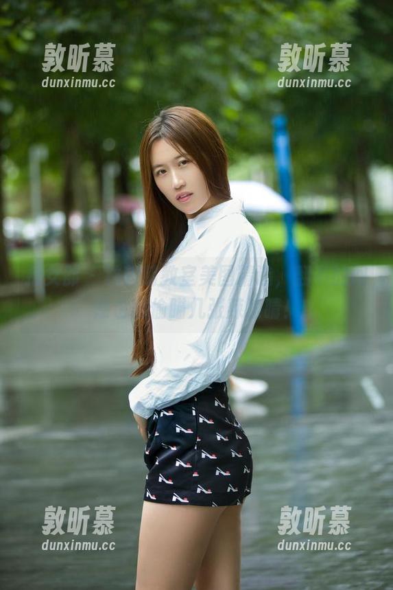 推女郎 - 林萌萌教室美图精选，翻书的间隙也能偷瞄几张辣眼睛！
