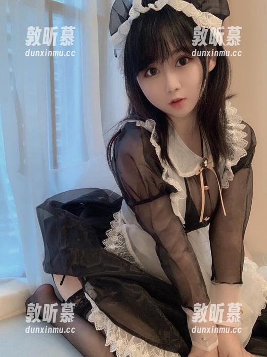 是依酱吖OL2：图片中带着些微俏皮，那些细节好像在讲述更贴近的声音。