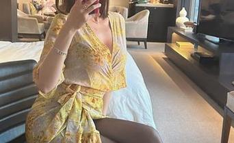 微密圈 - 果儿Victoria的圣诞快乐套图来了，资源丰富得连北极熊都想驻足点赞！