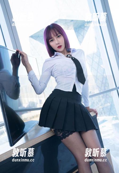 微密圈 - 果儿Victoria的花格短裙黑丝，这画面我能尽情yy吗？原图快来围观！