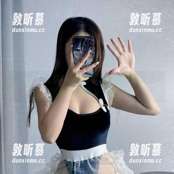 微密圈 - 看看桃沢樱呀如何用黑皮写真把风格和个性融为一体！
