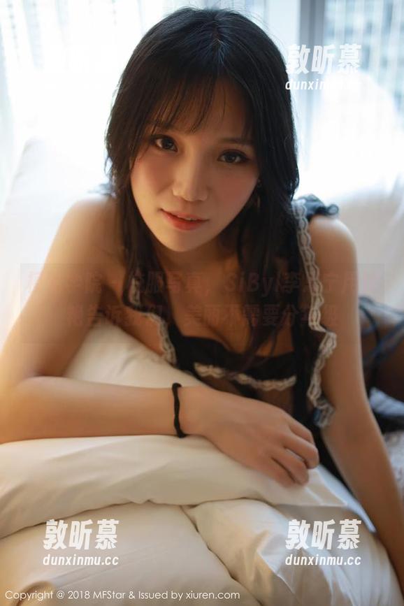 模范学院 - 校服写真，SiByl李思宁用惊艳告诉我们，美丽不需要分年级