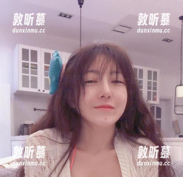 樱晚gigi的空姐图库：她的每一张都像是在空中徘徊，绽放着奇妙的气息