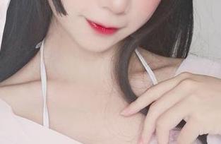 如此纯白，樱落酱w的这套写真，看得我头脑一阵清醒，又有秘密想隐藏