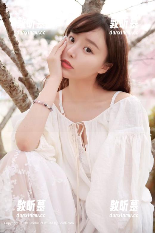 波萝社 - 柳侑绮Sevenbaby在水手服里：套图等于幸福指数飙升，快来感受！