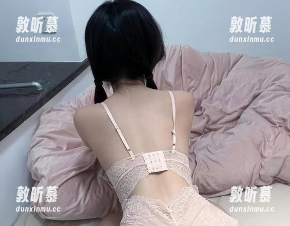 微密圈 - 网盘深藏的瑰宝——火龙果羊的纯欲厨娘，赶紧下载！