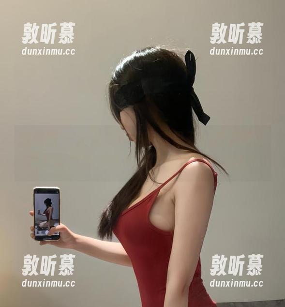 微密圈 - 火龙果羊在图库里开启日系死库水修炼，快来围观她的‘水’上运动！