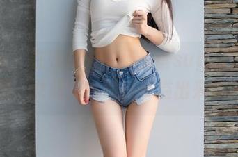 爱蜜社 - 在线打卡，杨晨晨sugar这款美图，女孩的气质快要溢出来了。