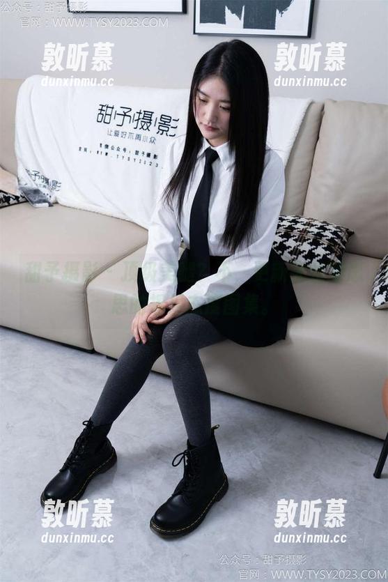 甜予摄影 - 顶级美腿？不，更新完整版思思的裸足态度图集。