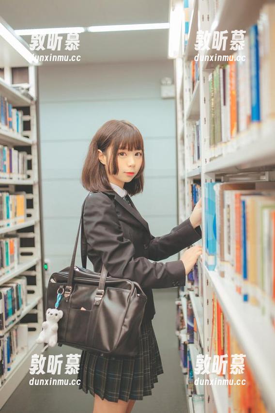 OL真爱之勤务OL，疯猫ss的原图又让多少人心旌摇曳，图片配得上“吸睛”二字吗？