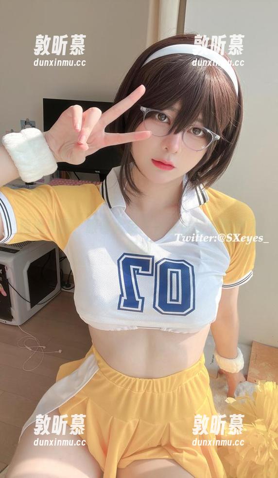 精选美图：眼酱大魔王w在白裙中的迷人时刻
