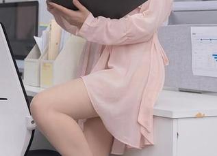 秀人网 - 在七米baby绘制的粉色云朵里,高清壁纸也可以是快乐的漂流瓶!