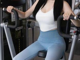 秀人网 - 提到余心曼，想到那个免费合集的女友，浑身不由自主……