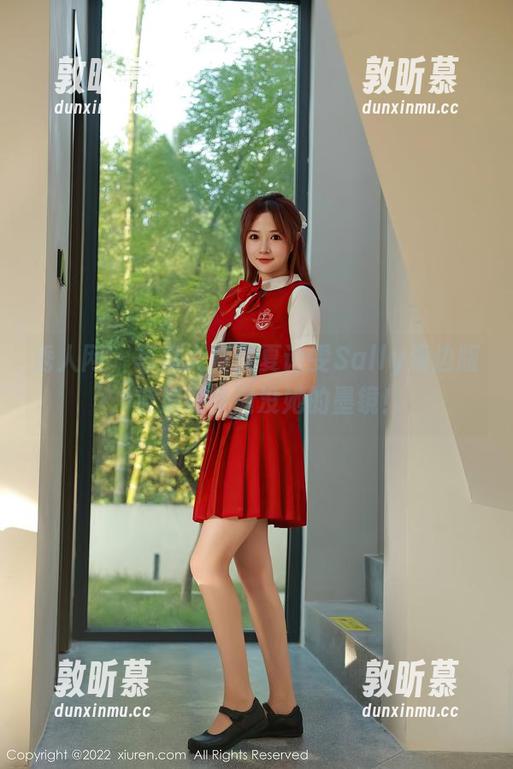 秀人网 - 写真大赛：夏诗雯Sally海边版，波浪险些淹没她的墨镜！