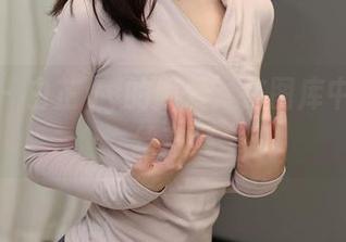 秀人网 - 白芷yy的偏爱：在图库中的裤里丝奇遇