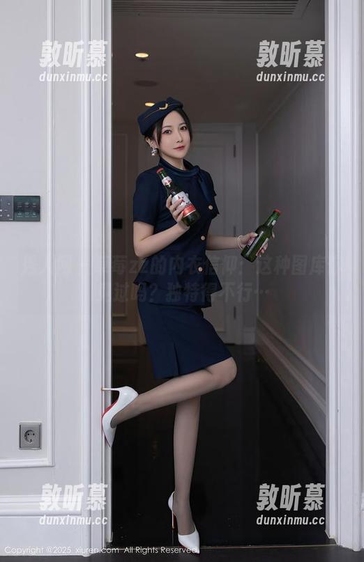 秀人网 - 草莓zz的内衣信仰：这种图库你见过吗？独特得不行…