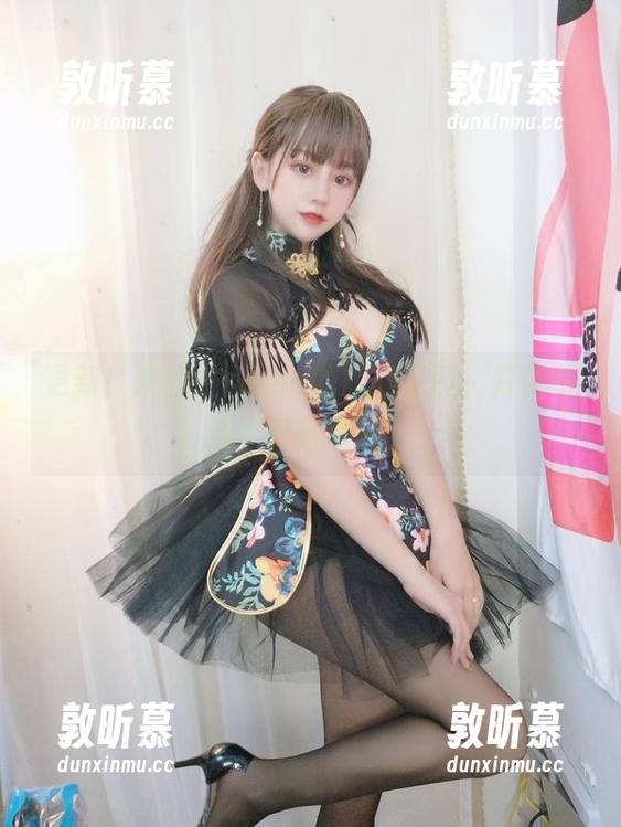 更新！米线线sama的短裙写真，打破传统，任性到底！